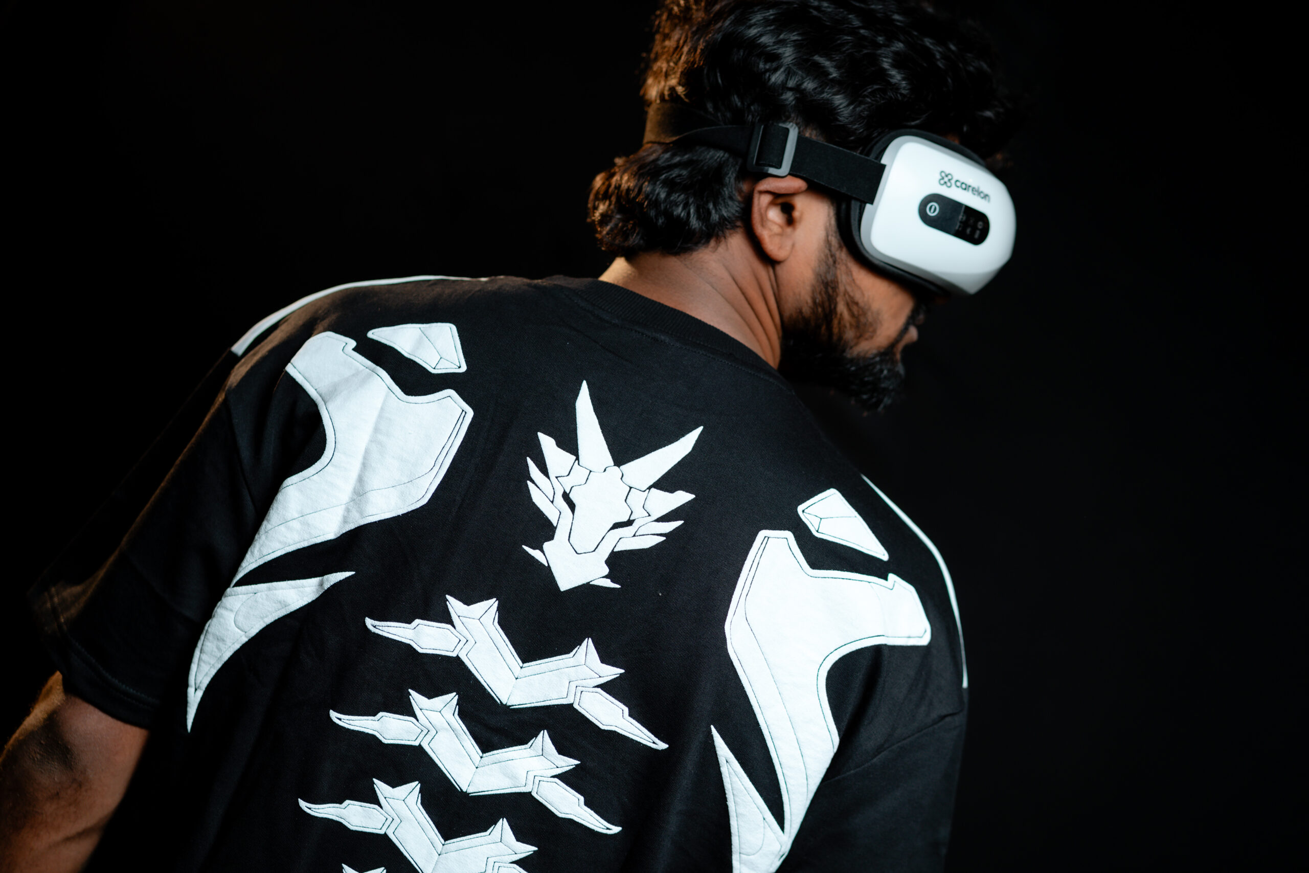 Kaiju 8 - White Premium Oversized - Image 4